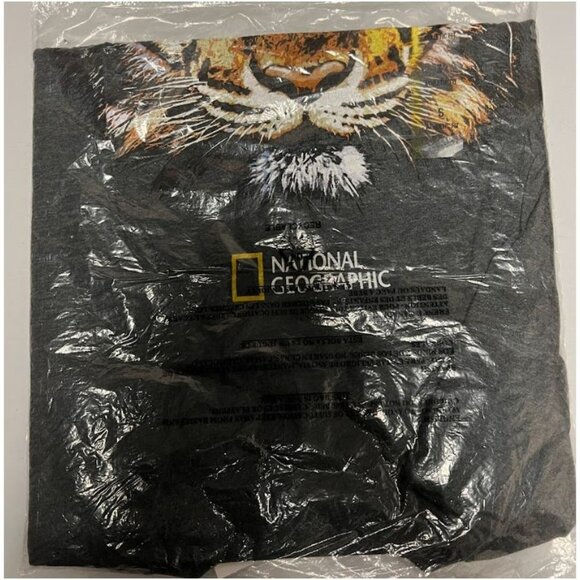 National Geographic Men's Big Cat Short Sleeve Graphic T-Shirt Black Size Small - Picture 3 of 4